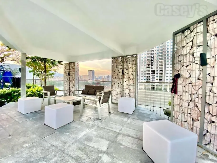 Urban Suites #Luxury Leisure #Infinity Pool #Local Neighbourhood #4Pax #2Br 2Bath #2King #Quality Well Maintained #Private Host Jelutong Apartment