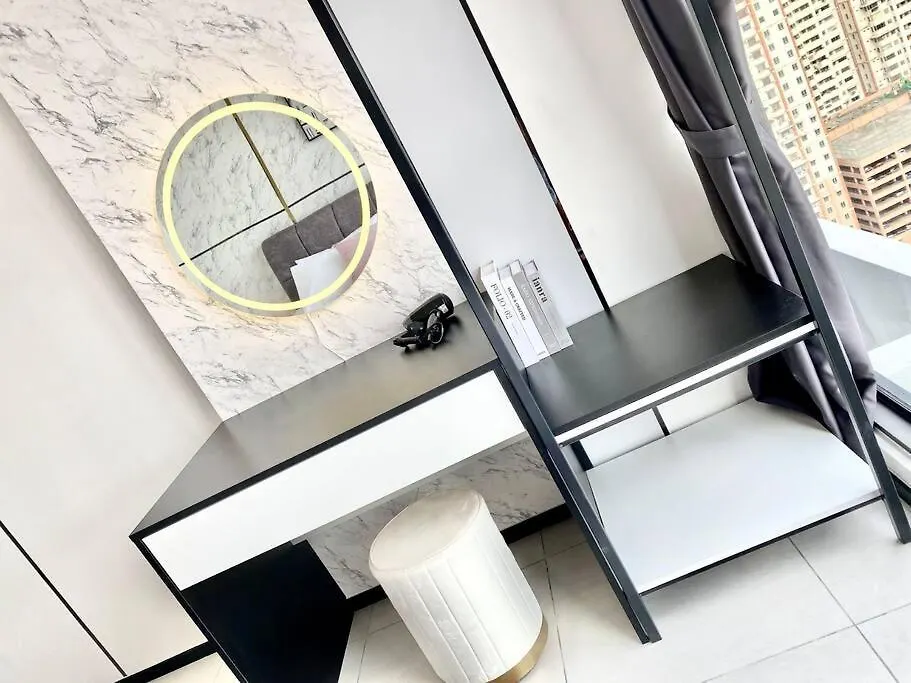 Urban Suites #Luxury Leisure #Infinity Pool #Local Neighbourhood #4Pax #2Br 2Bath #2King #Quality Well Maintained #Private Host Jelutong 0*,