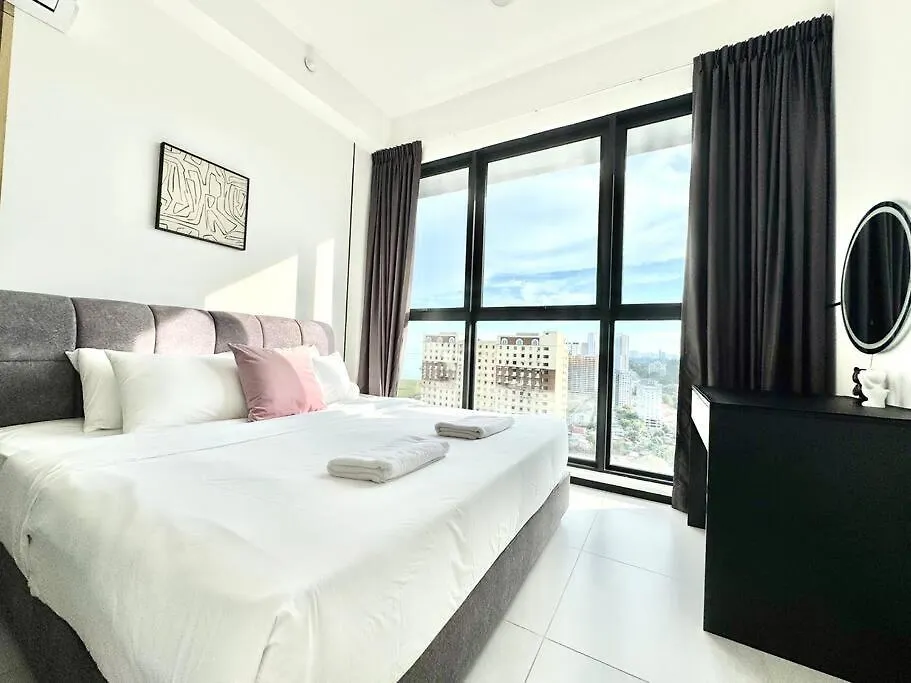 Urban Suites #Luxury Leisure #Infinity Pool #Local Neighbourhood #4Pax #2Br 2Bath #2King #Quality Well Maintained #Private Host Jelutong Malaysia