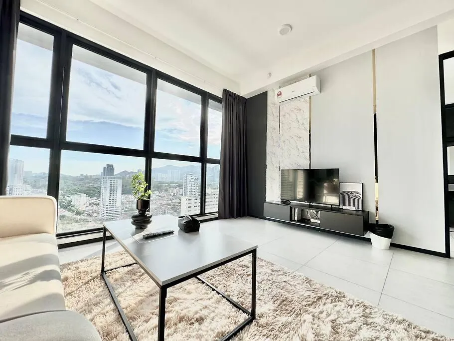 Urban Suites #Luxury Leisure #Infinity Pool #Local Neighbourhood #4Pax #2Br 2Bath #2King #Quality Well Maintained #Private Host Jelutong 0*,  Malaysia