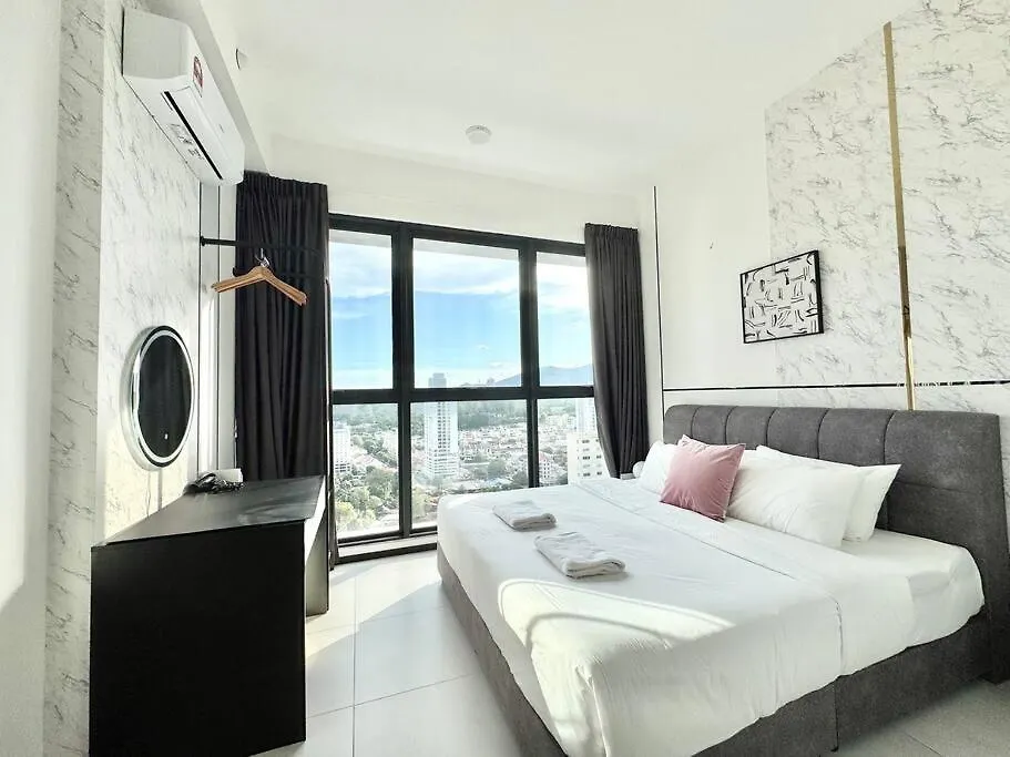 Apartment Urban Suites #Luxury Leisure #Infinity Pool #Local Neighbourhood #4Pax #2Br 2Bath #2King #Quality Well Maintained #Private Host Jelutong